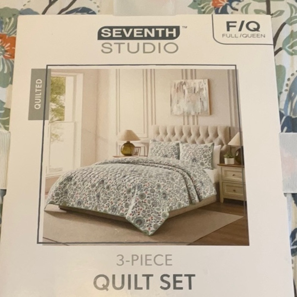 Floral Quilt Set - Multicolor
